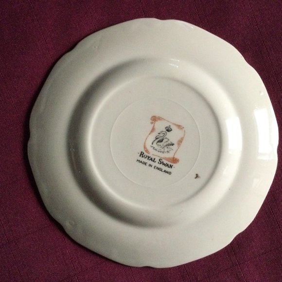 Set of 4 Royal Swan made in England 5.75" butter dessert bread plates red rose - Picture 9 of 9